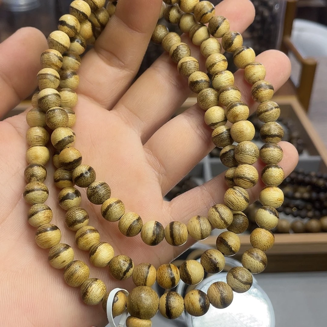 沉香老料花纹珠8毫米花香韵