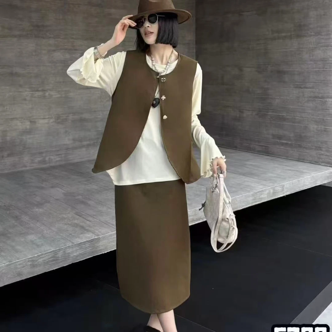 欧货2025秋装新款洋气马甲内搭衫半身裙显瘦三件套