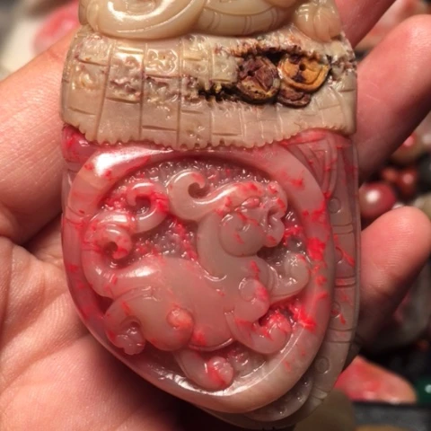 中国巴林鸡血石手把件