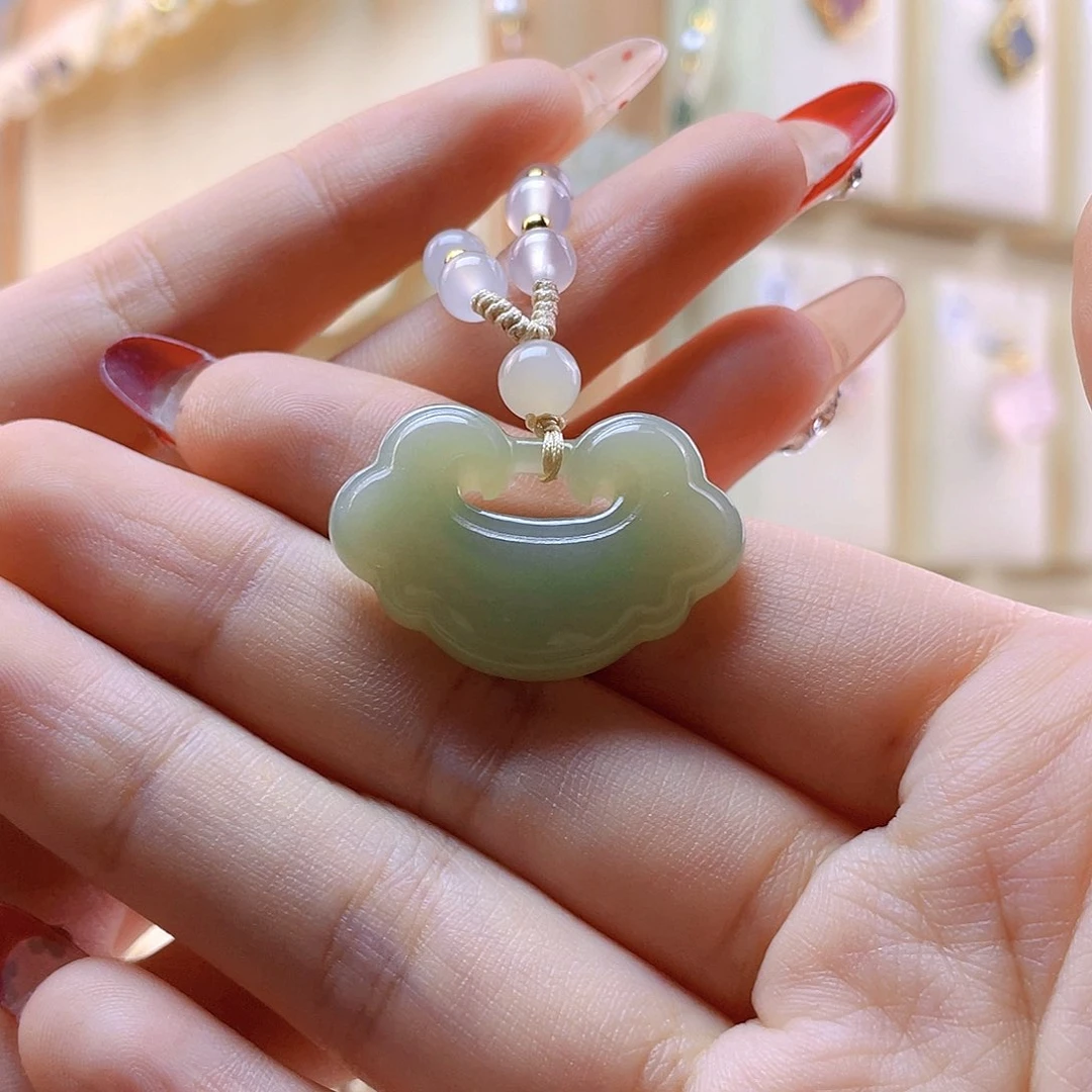 和田玉吊坠(赠链)未镶嵌提****瓜