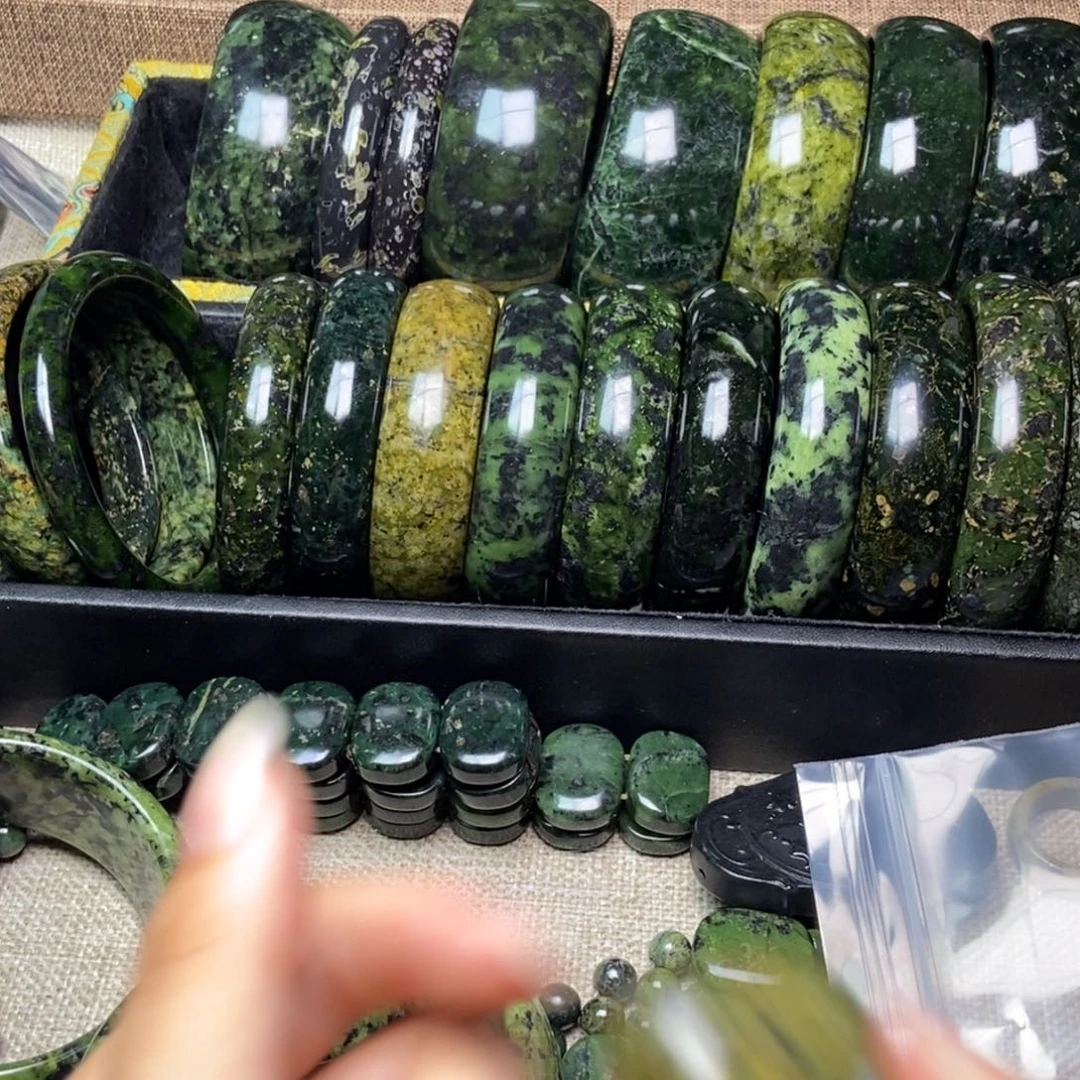 岚***上未镶嵌蛇纹石玉手链