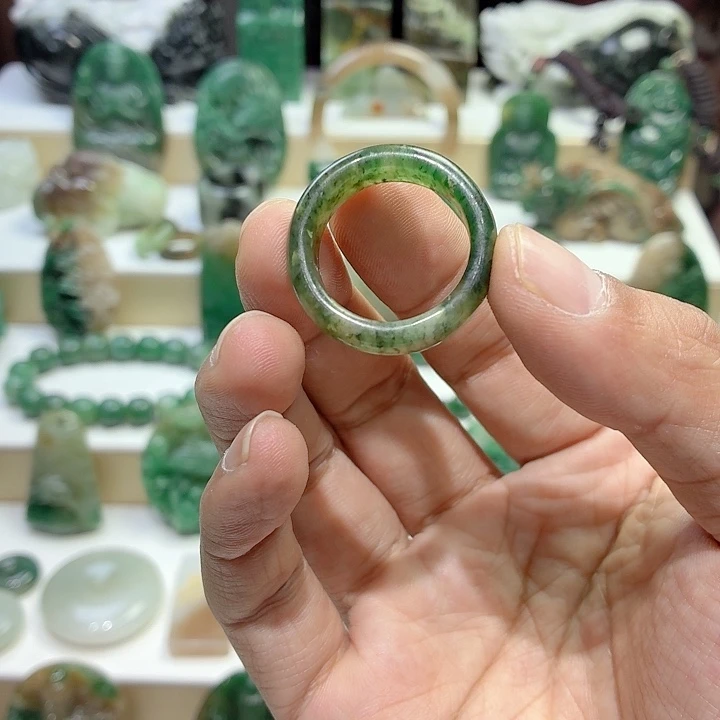 李***意独山玉未镶嵌戒指20.7