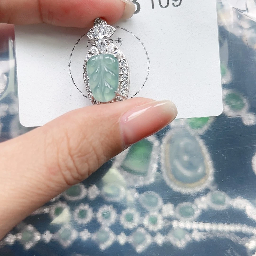 翡翠颈饰未镶嵌翡翠109