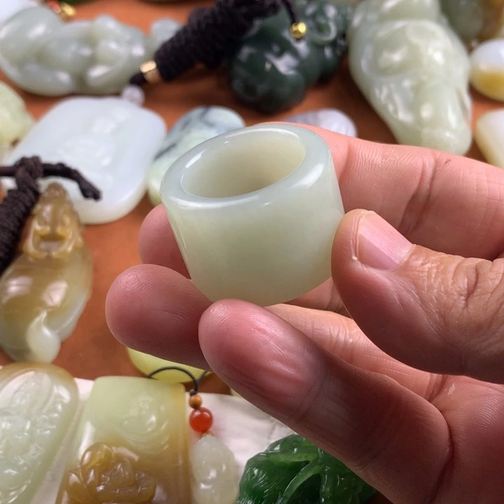 未镶嵌和田玉挂件