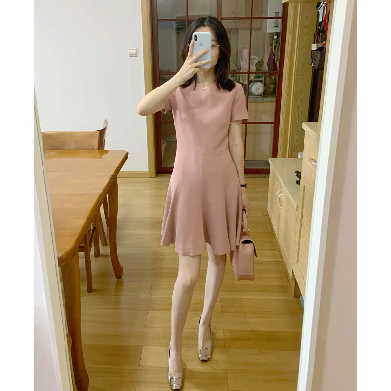 2025夏季新款法式复古轻奢高级感小众通勤上班气质收腰粉色连衣裙