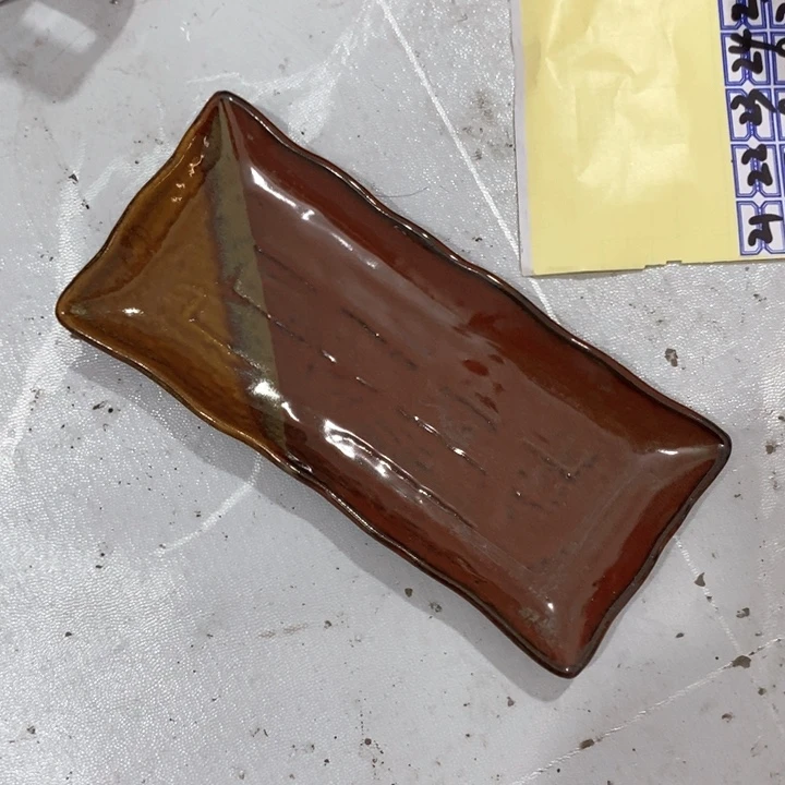 瓷片五厂铁红釉三色花边长方盘
