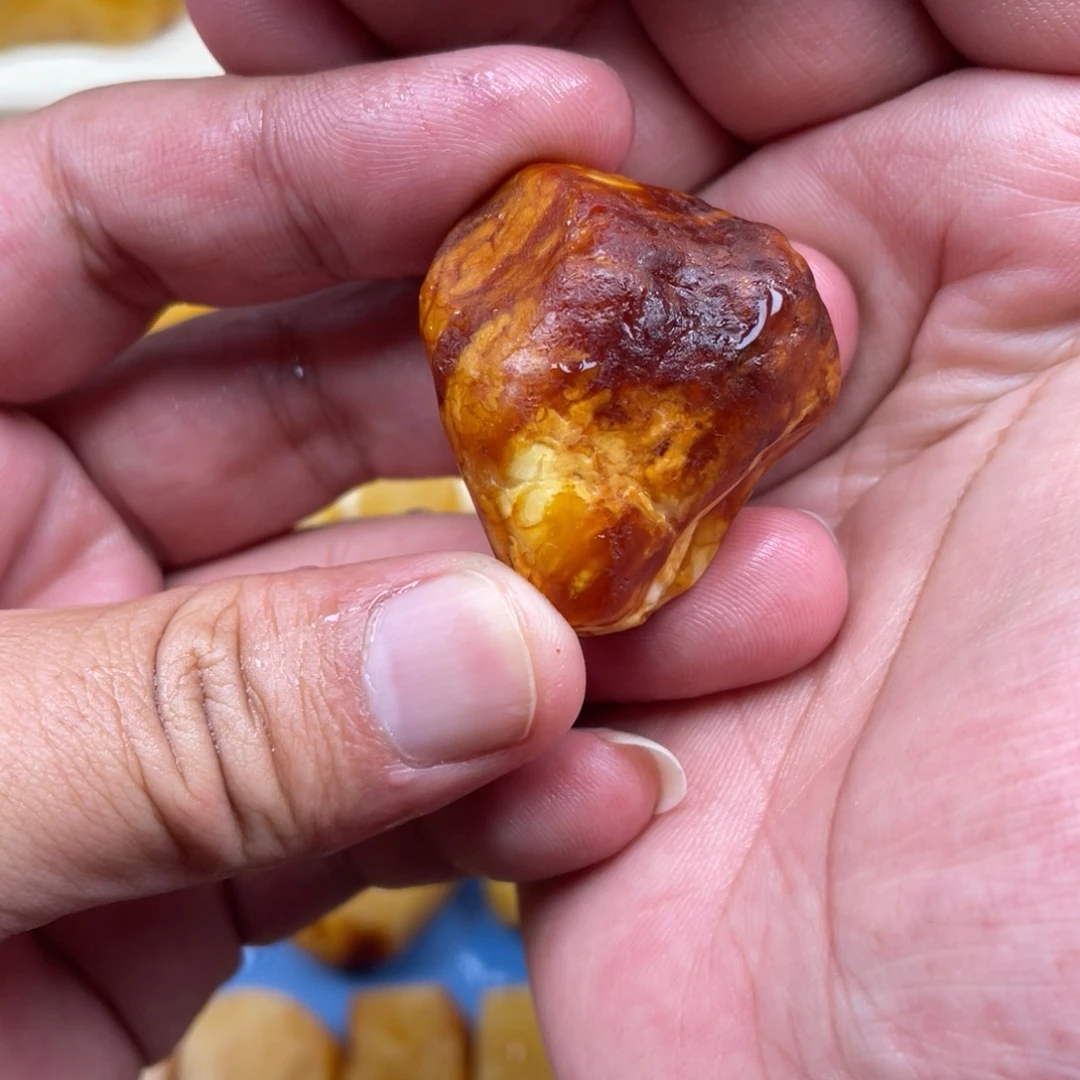 魏***风定制蜜蜡未镶嵌原石