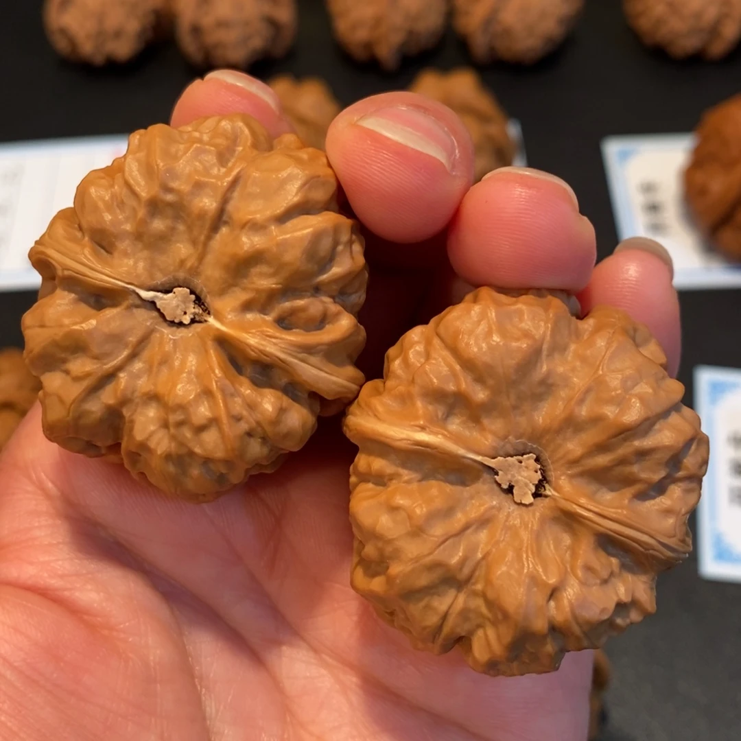 不***_文玩核桃把件蛤蟆头