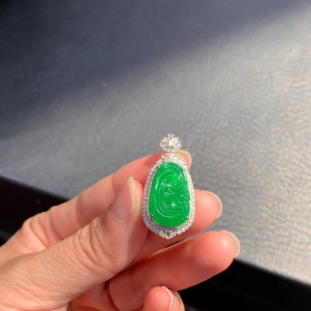 吊坠(不含链)18K金镶嵌翡翠