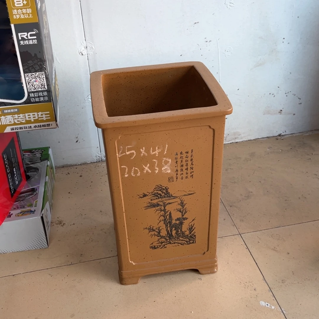 紫砂花盆呜呜呜呜