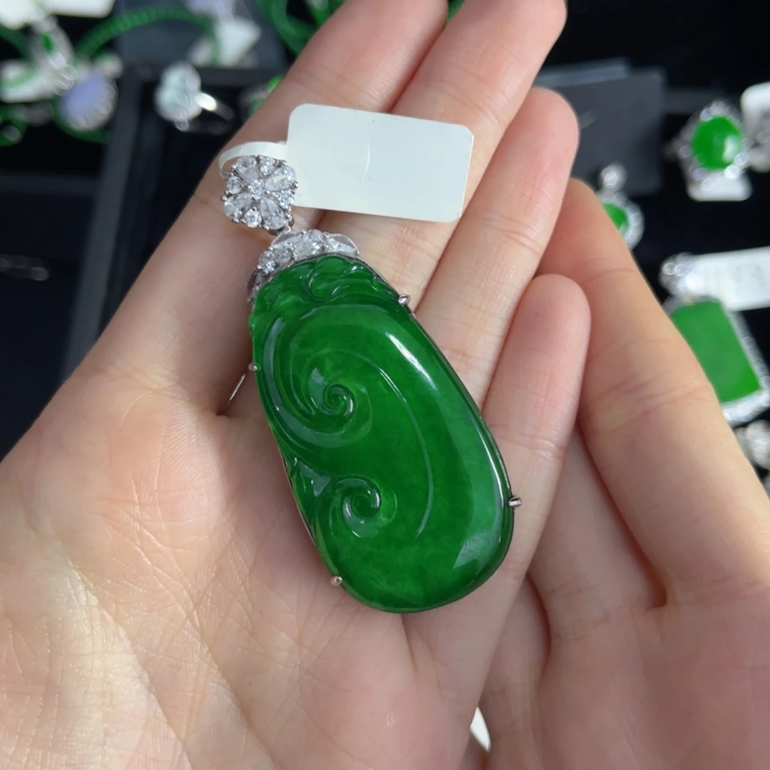 翡翠银S925镶嵌戒指如意吊坠