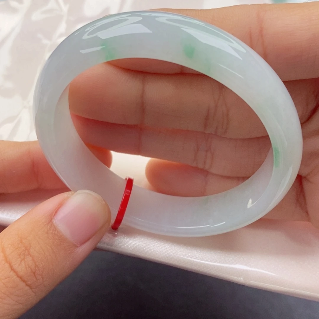 静***止未镶嵌手镯（贵妃镯）翡翠5253贵妃 （25490）棉线