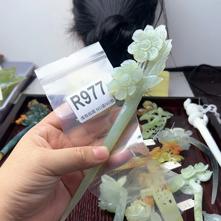 蛇纹石玉发饰合金不****气