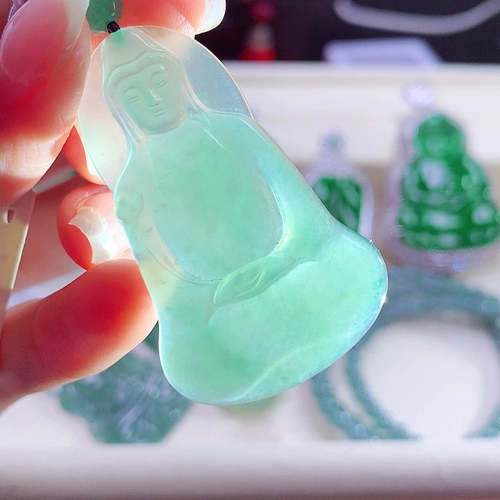 翡翠颈饰未镶嵌天然