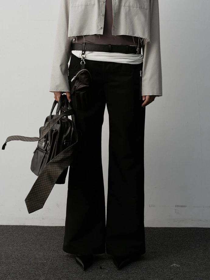 SANSTORE UN MUTE 黑色低腰微喇裤 25春夏