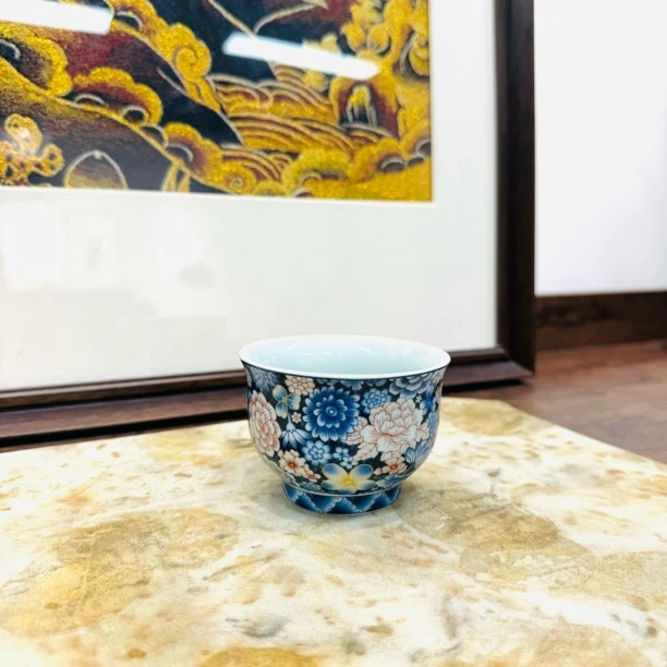 873-百花不落地釉里红大杯 （70）