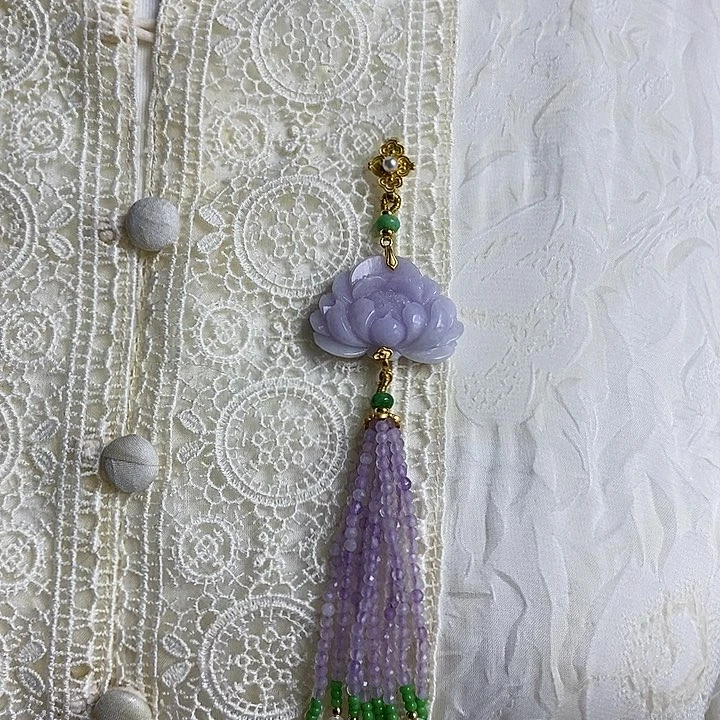 翡翠胸饰未镶嵌翡翠紫翡雕刻莲花压襟