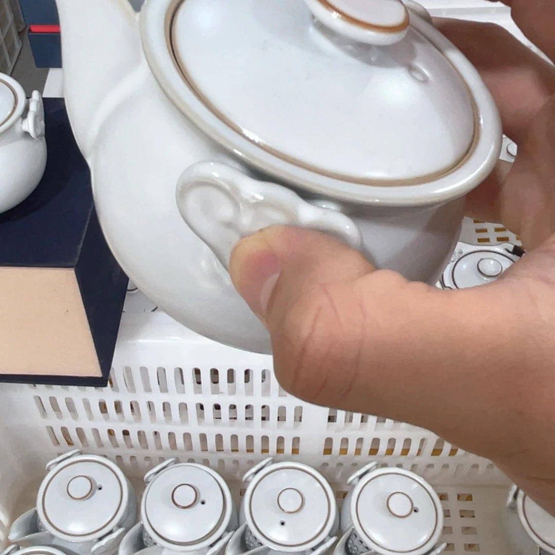 瓷片小微瑕的。。。。。。。。。。