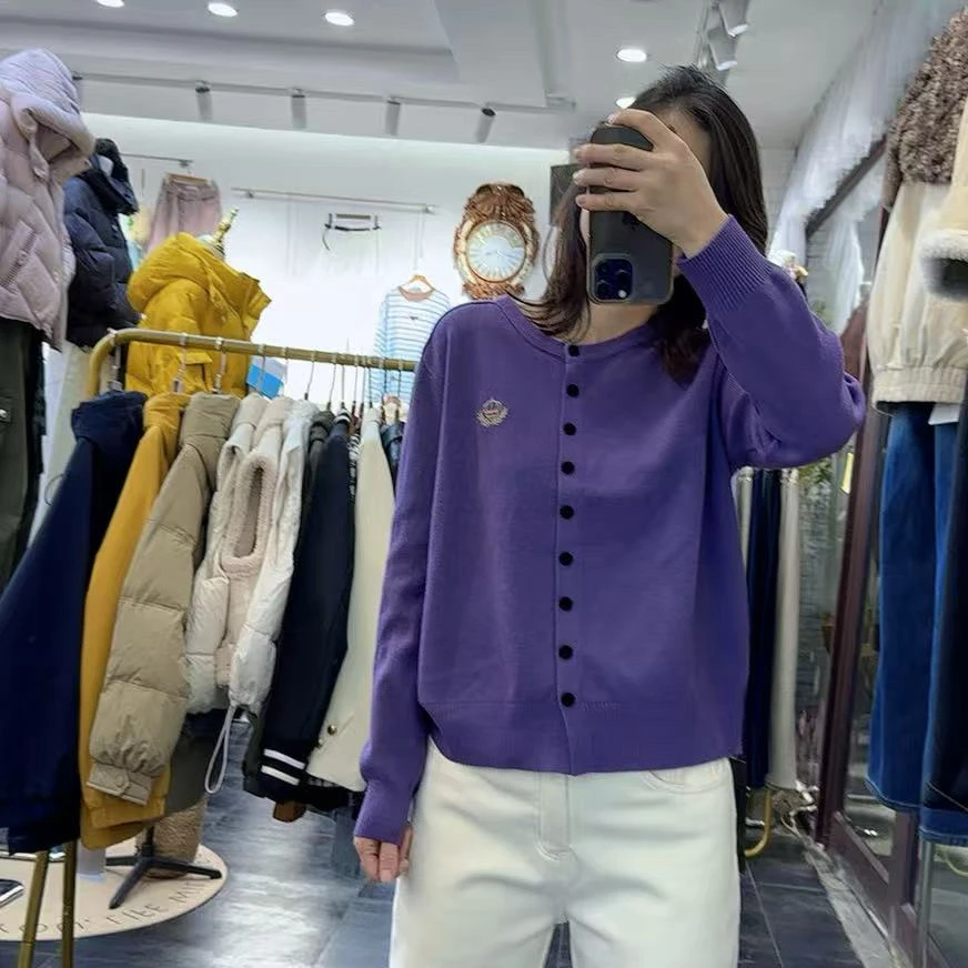 冬季新品圆领简约刺绣设计高档针织开衫毛衣打底衫女百搭时尚通勤