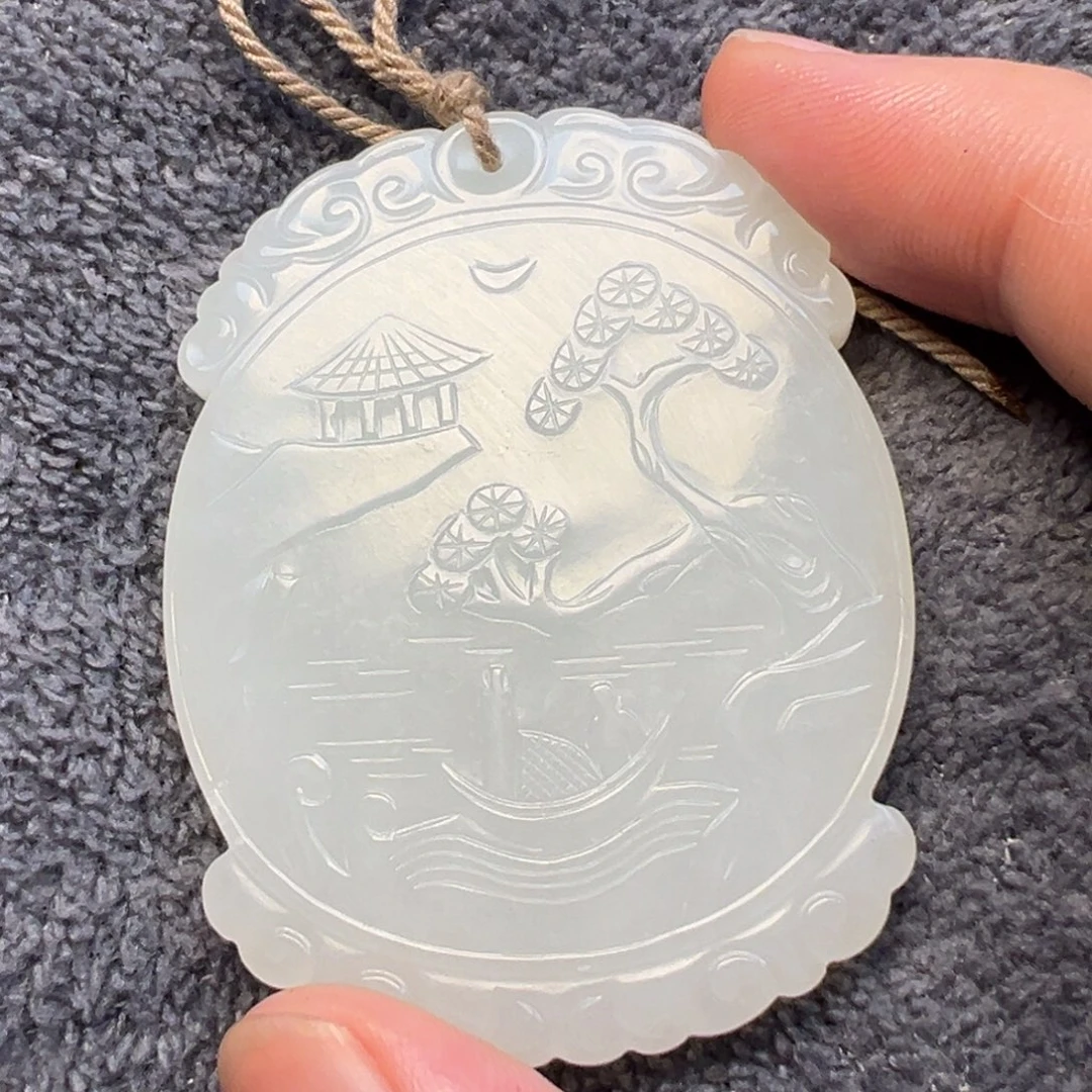 阿***瑞未镶嵌和田玉挂件