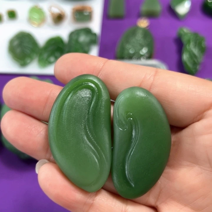 和田玉（碧玉）未镶嵌颈饰
