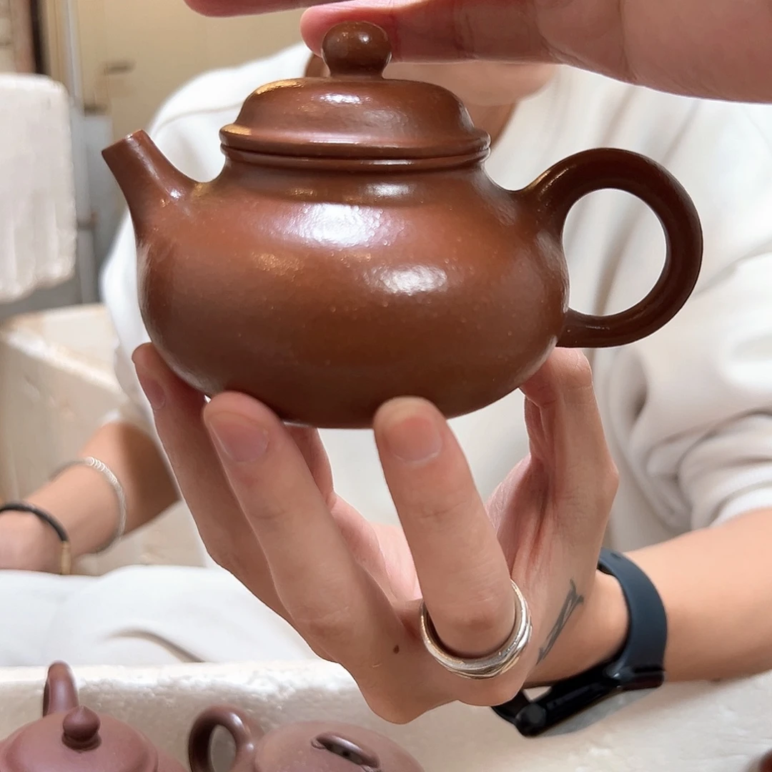 紫砂茶壶亮容天孤