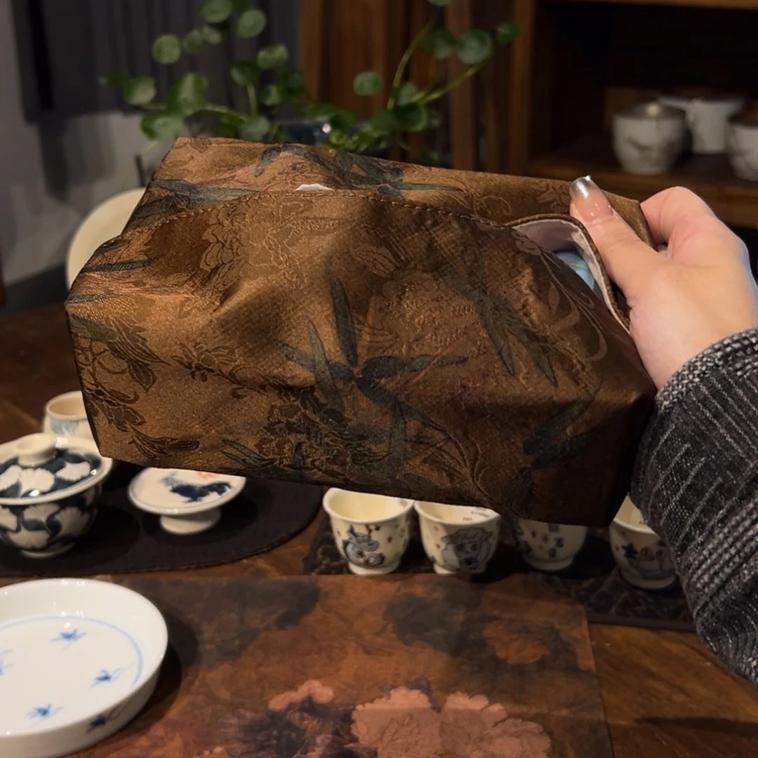 陶瓷。      陶瓷。       