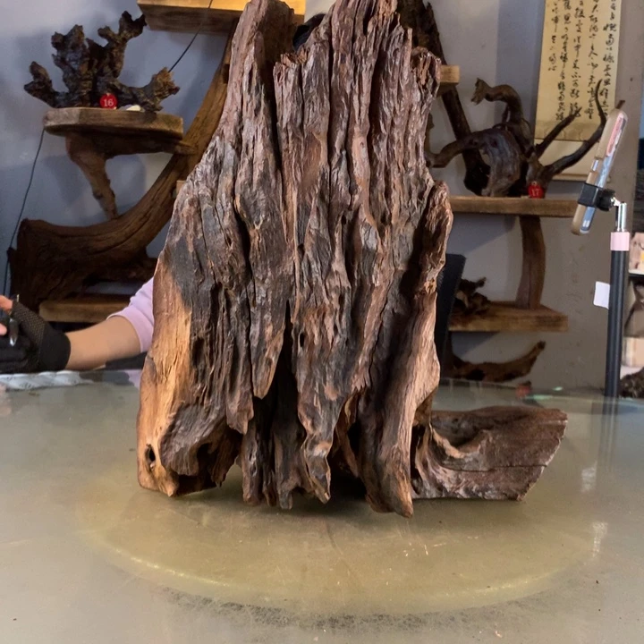 狄***仔天然的云南紫柚木会黄水