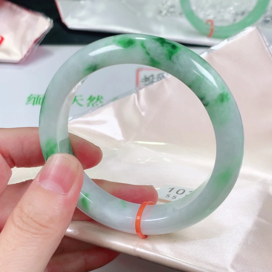 翡翠手镯未镶嵌1028
