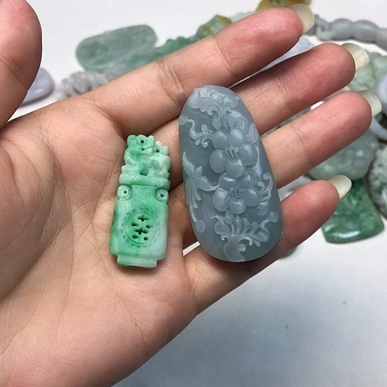 柠***密定制翡翠未镶嵌翡翠