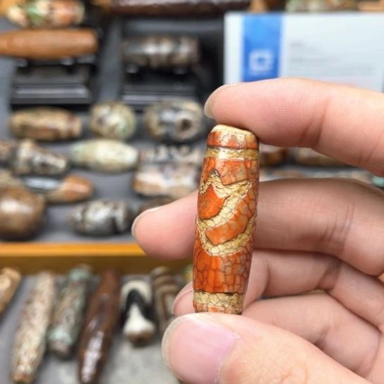 懿***）玛瑙/玉髓未镶嵌颈饰