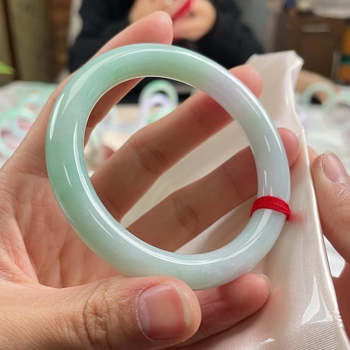 翡翠手镯未镶嵌54圆条