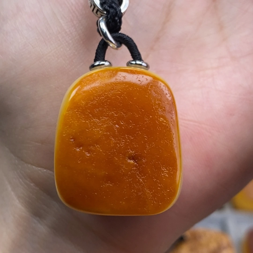 琥珀吊坠(赠链)未镶嵌