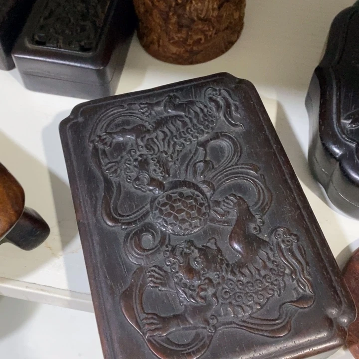 紫檀木类端景台木有一点点的