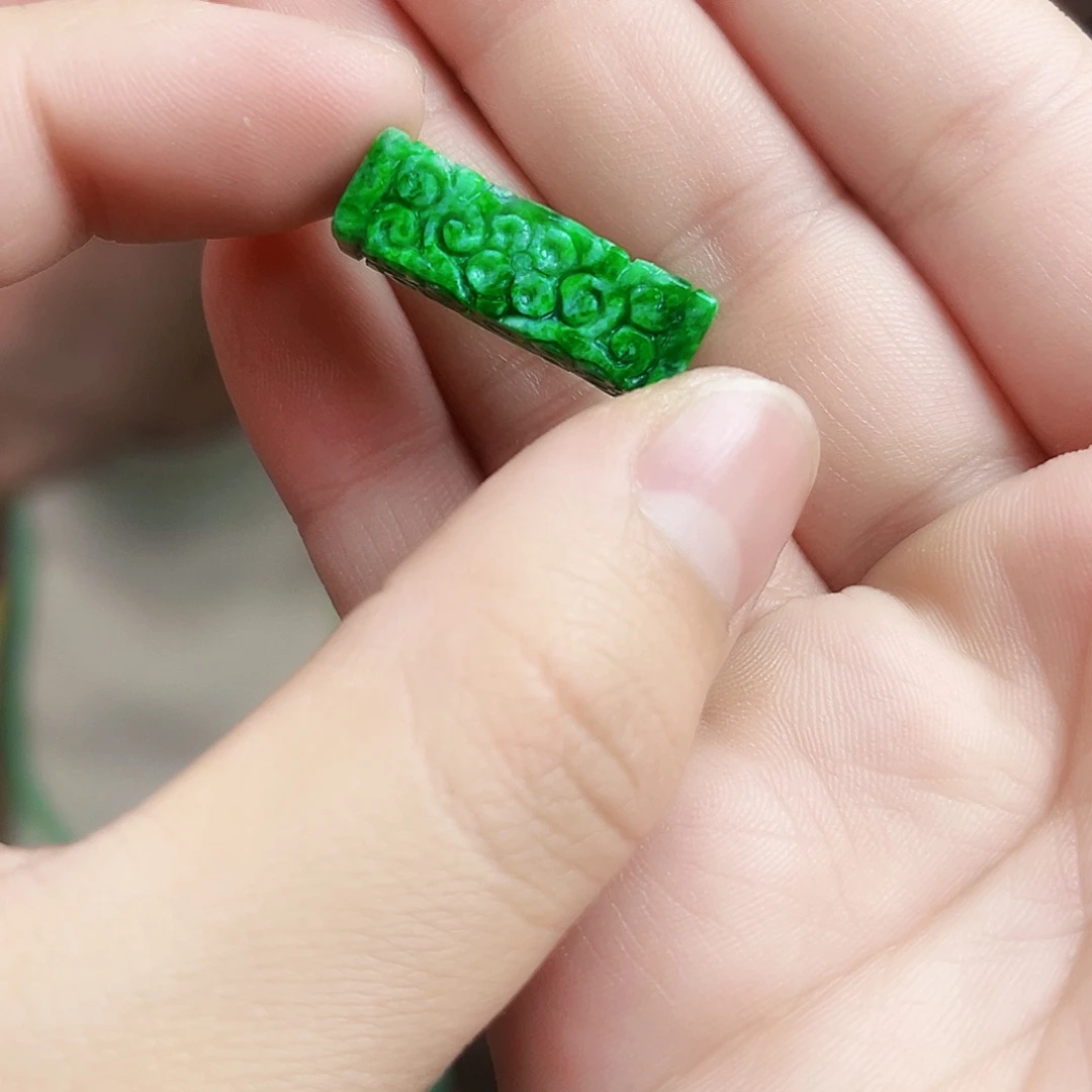 翡翠颈饰未镶嵌吊坠