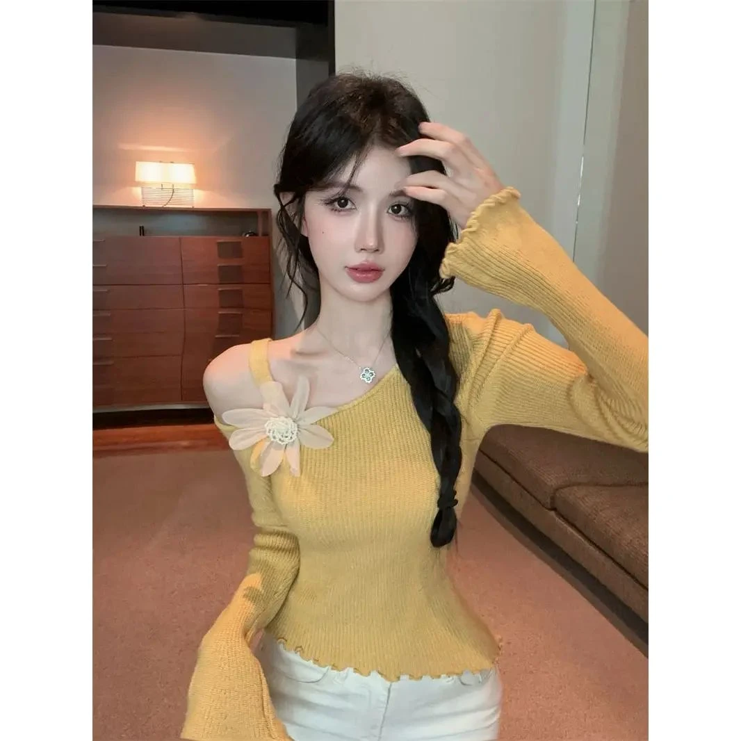 不规则斜领立体花朵露肩睡衣女秋冬季新款辣妹木耳边短款上衣qt