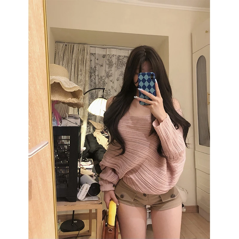 纯欲风粉色一字肩长袖针织衫女秋季气质宽松罩衫上衣休闲显瘦短裤