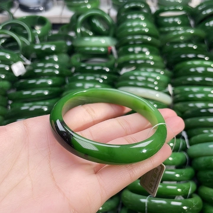 未镶嵌手镯和田玉（碧玉）