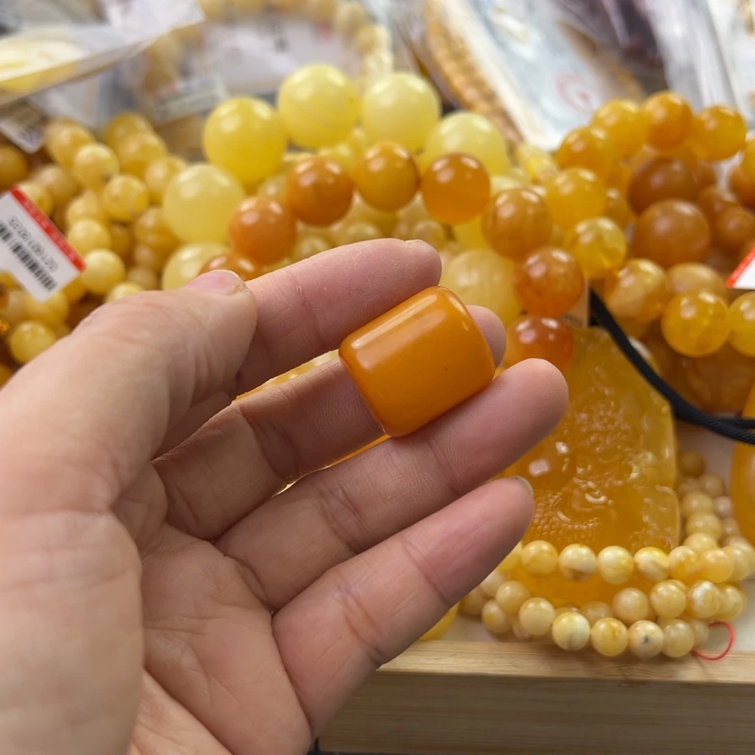 琥珀珠宝奇石未镶嵌