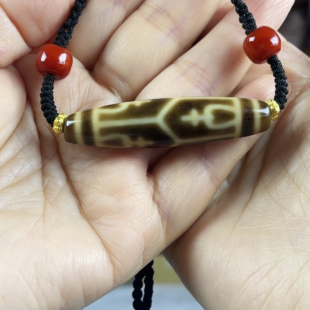 玛瑙/玉髓合金颈饰张魁
