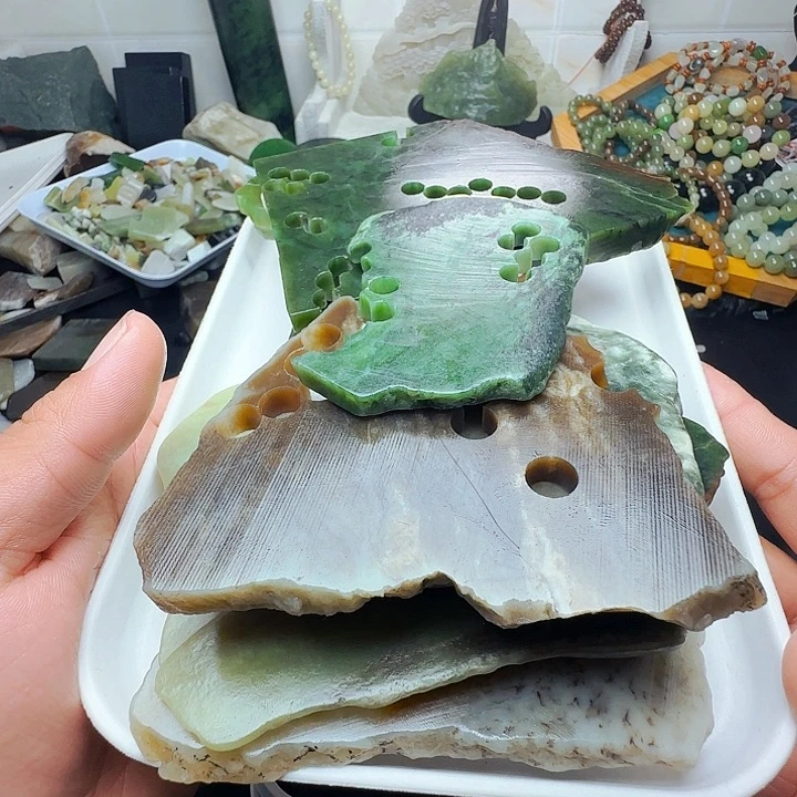 用***子和田玉(糖玉)未镶嵌珠宝半成品