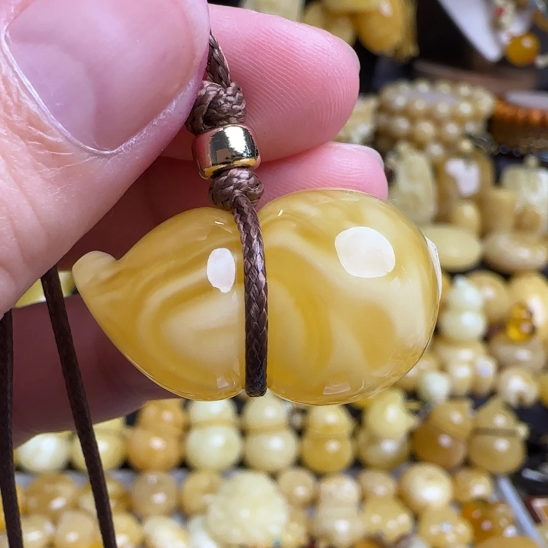 琥珀未镶嵌套链天然俄料溶洞妖花蜜蜡葫芦吊坠
