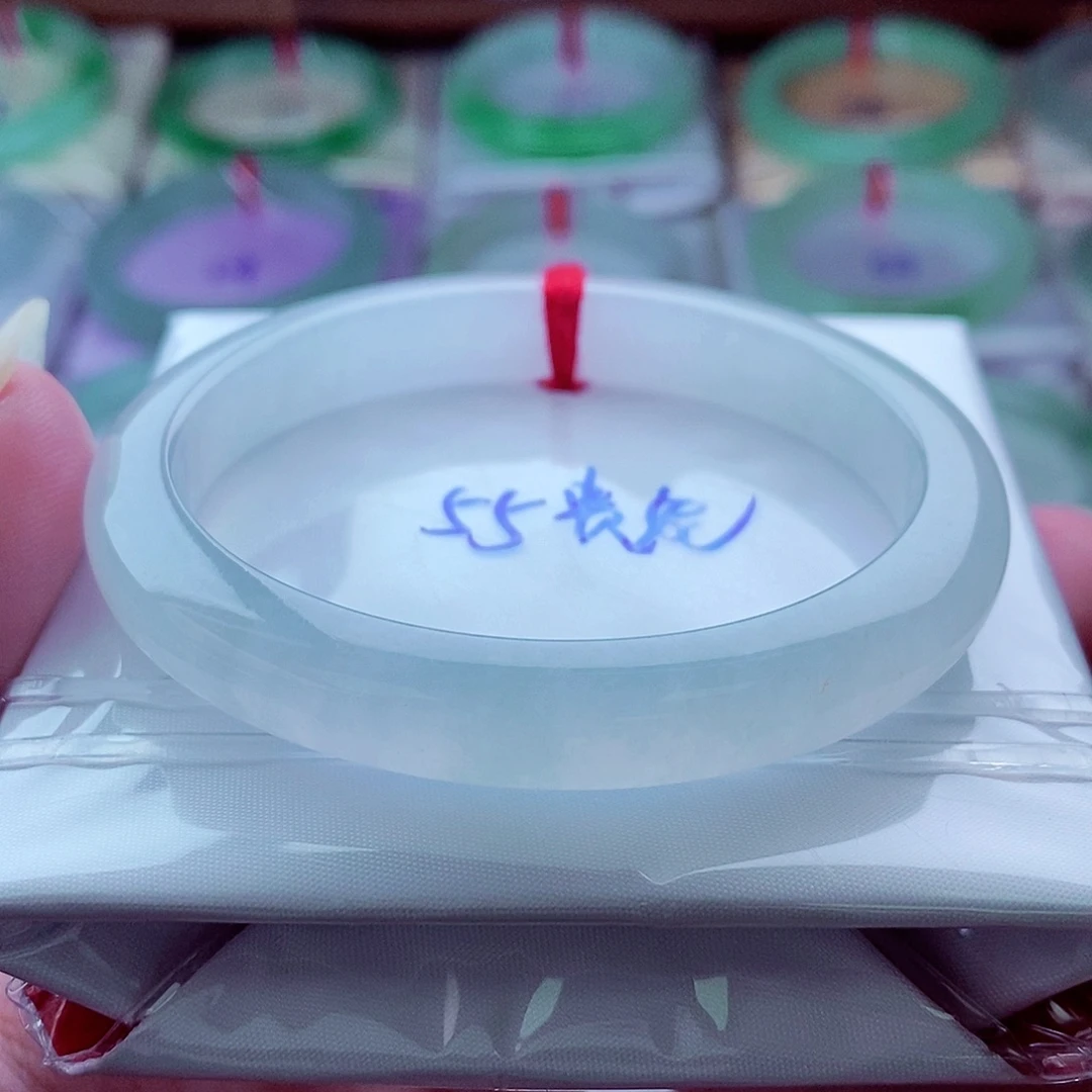 未镶嵌手镯（贵妃镯）翡翠冰透冰胶起光冰清玉洁白月光
