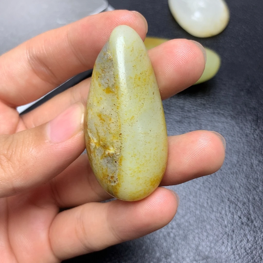 和田玉（糖玉）未镶嵌挂件