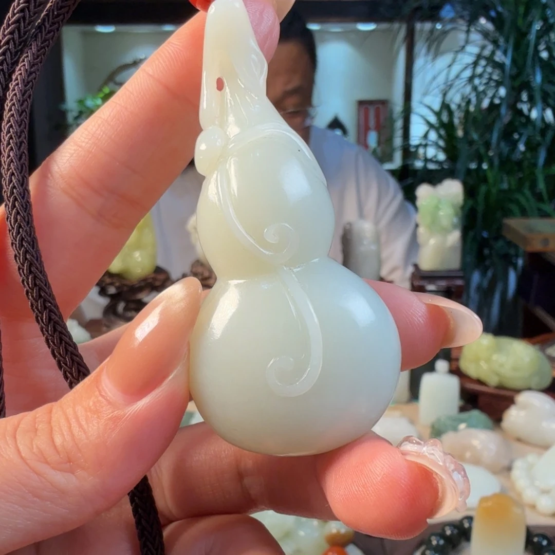 和田玉未镶嵌挂件艾**晨