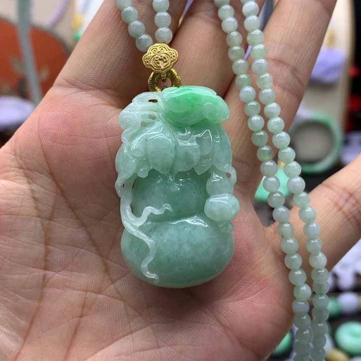 吊坠(赠链)未镶嵌翡翠