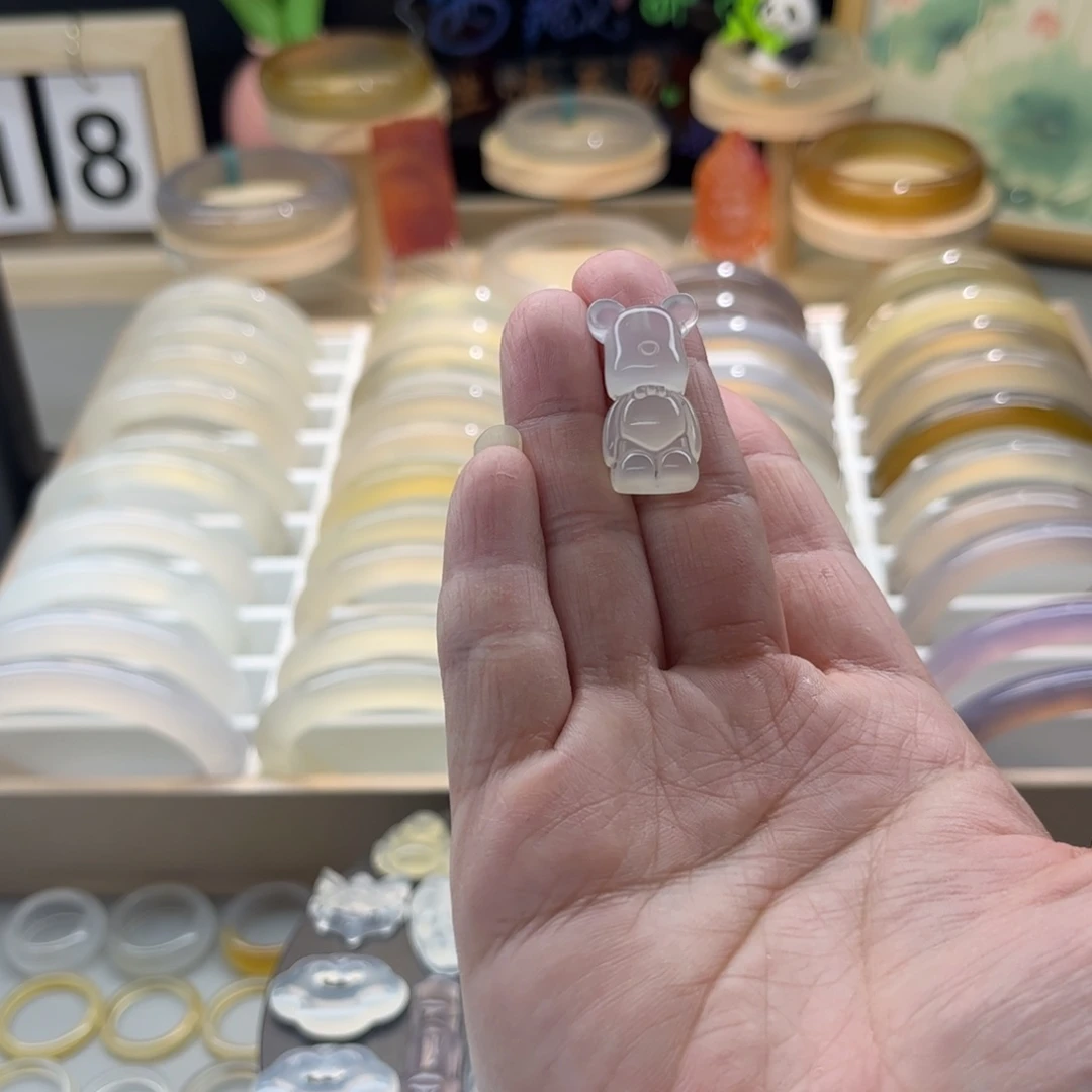 玛瑙/玉髓颈饰未镶嵌大****?