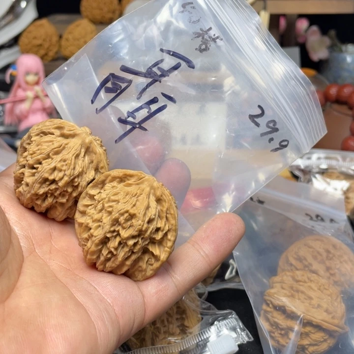 文玩核桃把件N**聂四座楼