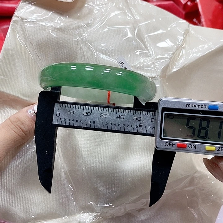翡翠手镯未镶嵌253