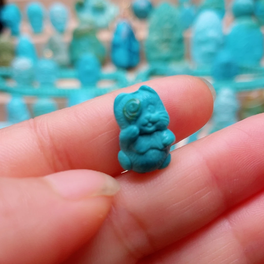 绿松石未镶嵌颈饰